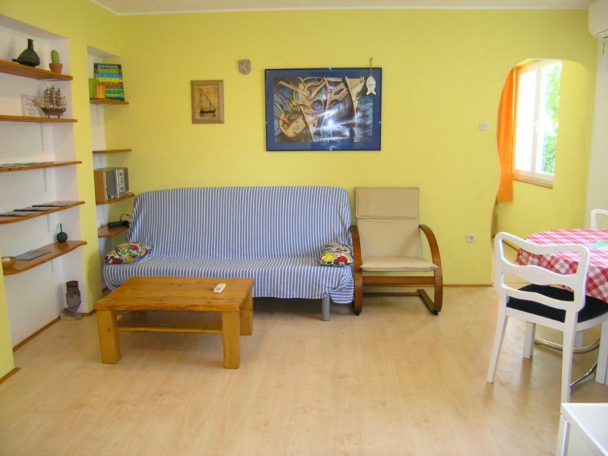 Apartment Danilo Крк Экстерьер фото